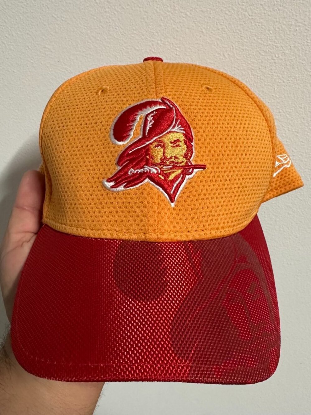 Tampa Bay Buccaneers Bucs Creamsicle Orange New Era Hat M/L NFL